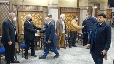 أسرة جابر عصفور تتلقى العزاء في الفقيد بالحامدية الشاذلية.. وحضور سفير العراق بمصر| صور