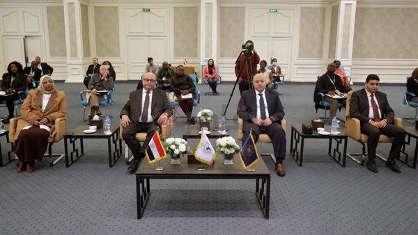 افتتاح الدورة الـ42