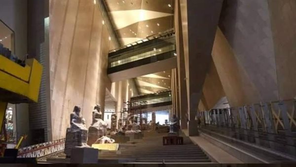 قاعات المتحف المصري