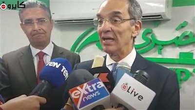 وزير الاتصالات يستجيب لطلب سيدة بصرف راوتر واشتراك شهر مجاني | فيديو