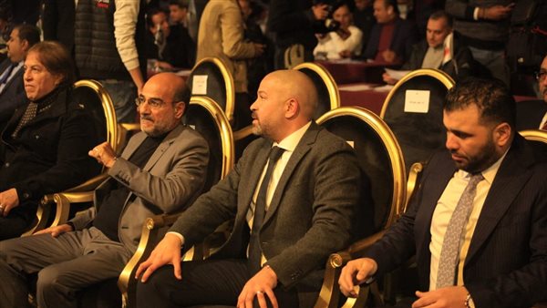 مسؤولو رابطة الأندية