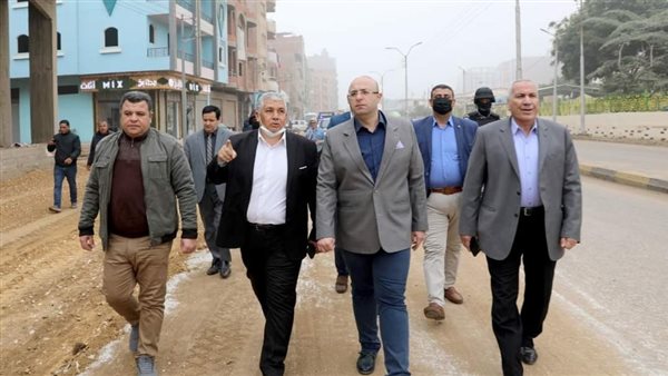 محافظ بني سويف اثناء