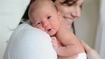 5 خطوات لـ علاج تساقط الشعر عند النساء المرضعات.. تعرفي عليها