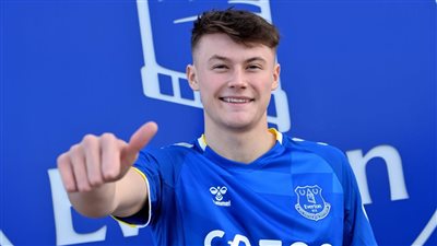 رسميًا.. إيفرتون يعلن التعاقد مع الإسكتلندي ناثان باترسون