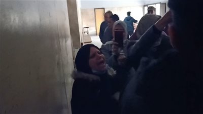 انهيار والدة طبيبة أسنان الدقهلية عقب الحكم على المتهم بالمؤبد | فيديو