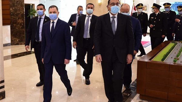 رئيس الوزراء يشهد