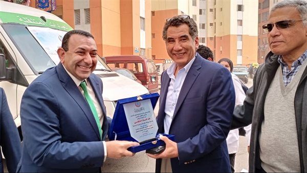 الطبيب مدحت منجي