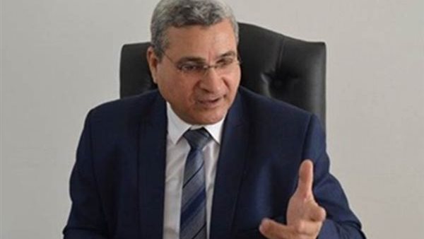 الدكتور أحمد زارع