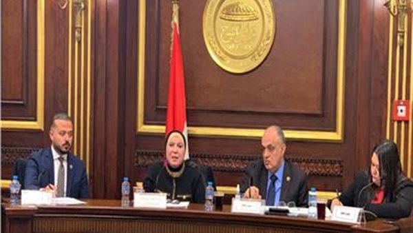 الدكتورة نيفين جامع