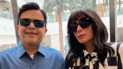 هنيدي يشارك جمهوره بصورة له مع منى زكي من كواليس فيلم الجواهرجي