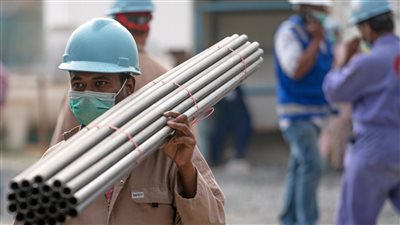 الحبس والغرامة.. تفاصيل العقوبات المفروضة على صاحب العمل بشأن العامل المصاب