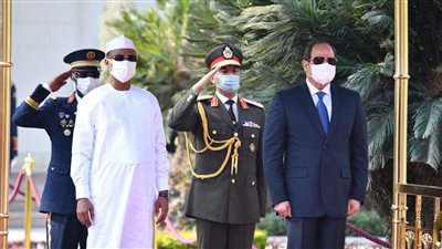 السيسي ورئيس المجلس العسكري لـ تشاد يتفقان على ضرورة إخراج العناصر الأجنبية المسلحة من ليبيا