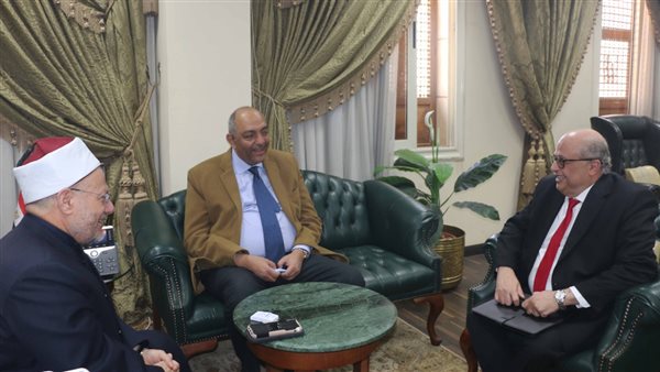 مفتي الجمهورية ومساعد