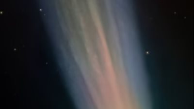 المذنب ليونارد يخترق الفضاء ليضيء سماء الليل