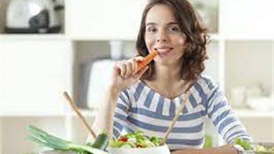 تعرف على 10 أطعمة تزيد من شدة الحيض و5 أخرى تقلل منه