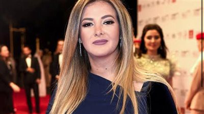 دنيا سمير غانم تهنئ أبطال فيلم من أجل زيكو