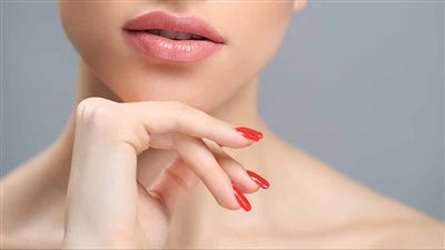 فى أسرع وقت.. 3 وصفات لـ علاج تشقق الشفاه بزيت الزيتون والفازلين