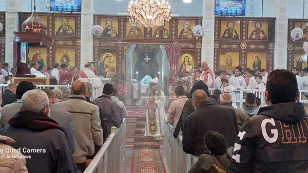 أقباط قنا يحتفلون