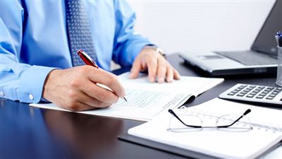 روشتة قانونية | محام يوضح هل يجوز انتداب موظف دون علمه؟ 