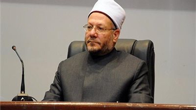 المفتي: إتمام الزواج عن طريق السوشيال ميديا عبث.. ولا نتحقق من الطلاق عبر الإنترنت 