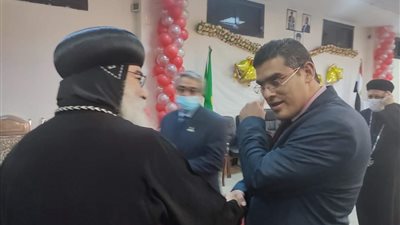 وكيل صحة المنيا: فرق تطعيم المواطنين بلقاح كورونا داخل المطرانية