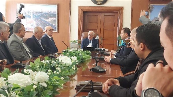 اجتماع محافظ بورسعيد