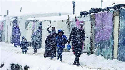 لدعم اللاجئين بالشتاء.. يوتيوبر كويتي يحبس نفسه في غرفة زجاجية لجمع 10 ملايين دولار | فيديو جراف