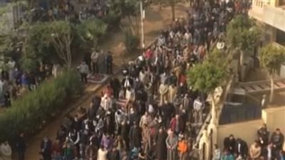 بحضور المئات.. تشييع جثمان محمد العربي بمسقط رأسه بالمنوفية | بث مباشر