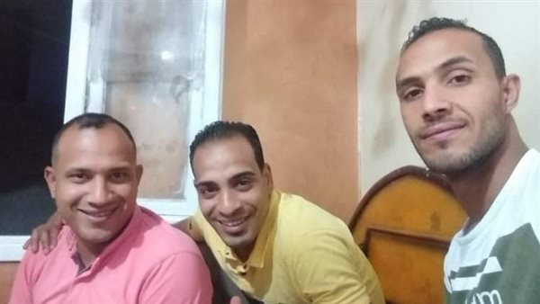 الراحل وشقيقه وصديقه