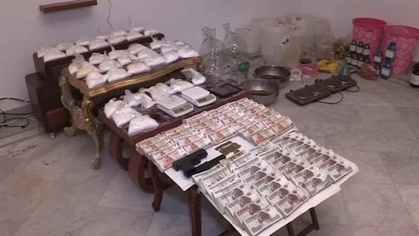 ضبط تشكيل عصابي أثناء