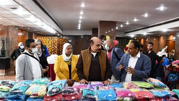 محافظ أسوان