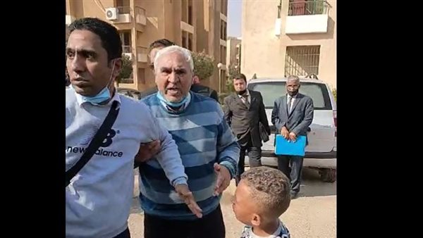 لحظة التعدي على الصحفيين