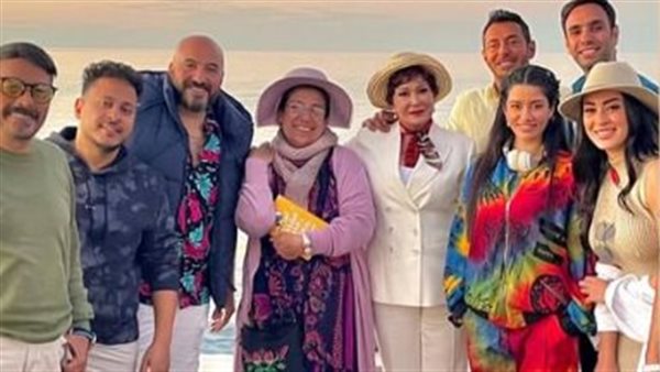 فريق عمل دايما عامر