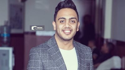 “أوس أوس” يبدأ العام الهجري الجديد بـ”عمرة” وينشر صورة من الحرم المكي (صورة)