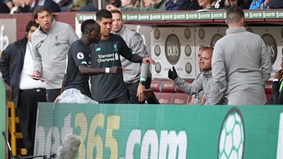 ماني يهاجم كلوب بعد استبداله في مواجهة بيرنلي (فيديو)