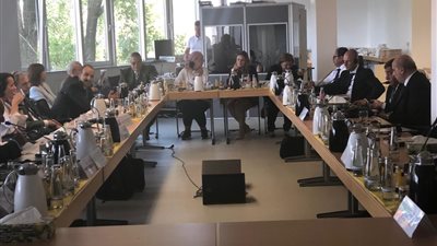 مؤسس كلية الحقوق بالجامعة الألمانية: التفكير والتحليل والاستقلالية سمات نغرسها في طلابنا (صور)