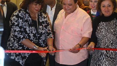 وزير الثقافة وخالد جلال يفتتحان معرض “المسرح فى صورة” بالهناجر (صور)