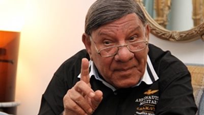 مفيد فوزي: “نفسي أنام 8 ساعات وجربت كل حاجة” (فيديو)