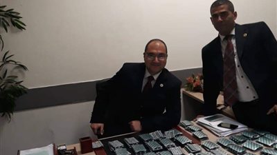 جمارك مطار القاهرة تضبط محاولة تهريب عدد من الأقراص المخدرة