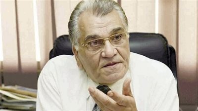 دقيقة حداد على روح رئيس اللجنة الأولمبية الأسبق فى مباراة مصر والكاميرون