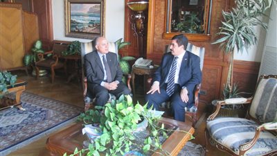 “ممشى أهل مصر”.. تفاصيل اجتماع وزير الري ومحافظ القليوبية لدعم وحماية النيل