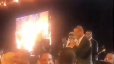 الهضبة يغازل دينا الشربيني في حفل زفاف: “هي السمرة وكل حاجة” (فيديو)