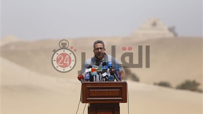 “العناني” يستعرض الفرص المتاحة فى مجال الآثار لجذب المزيد من الاستثمار