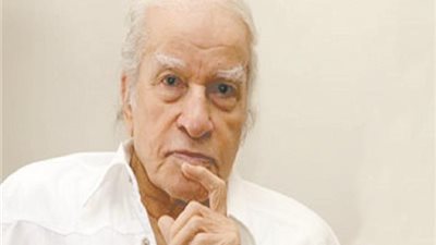 عمرو فهمي يتحدث عن إنسانية ومواقف الكاتب الساخر أحمد رجب (فيديو)