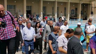 وزير قطاع الأعمال العام يزور شركة غزل المحلة ويتفقد النادي الرياضي