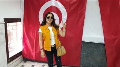 لطيفة تدلي بصوتها في الانتخابات الرئاسية التونسية (صور)