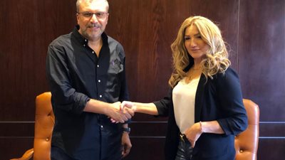 أميرة عبد العظيم تتعاقد مع عمرو الليثي لتقديم برنامج جديد على قناة النهار (صور)