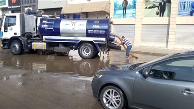 اختناق مروري محدود بسبب هبوط أرضي في صلاح سالم.. والمحافظ يتحرك