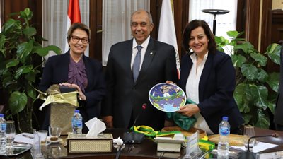 البرازيل تفتح أسواقها أمام الثوم والعنب المصري (صور)