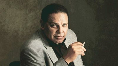 بلاغ يتهم علاء الأسواني بالتحريض ضد الدولة والدعوة لزعزعة أمن واستقرار الوطن